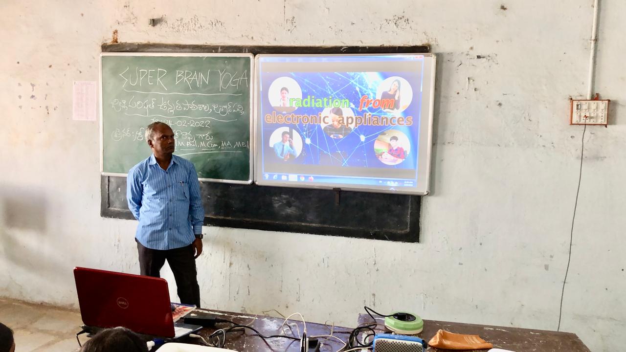 Power Point Presentation on Super Brain Yoga, explaining the concept, procedure and benefits -  Workshop on Super Brain Yoga at Zilla Parishad High School, Jakran Pally, Nizamabad Dist.