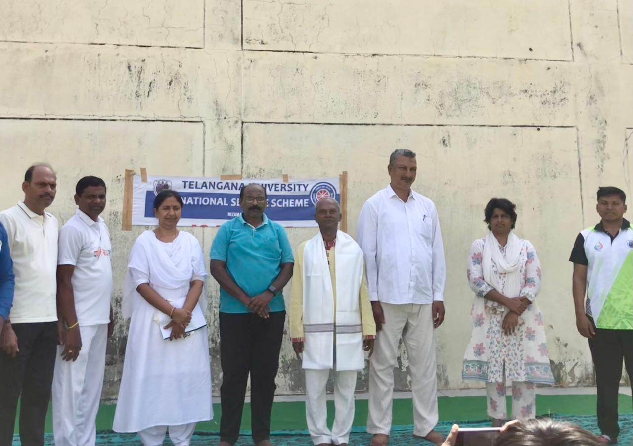 Felicitation by Principal & Staff -  Workshop on Super Brain Yoga at  Telangana University organized by NSS Cell on the occasion of 12th International Day of Yoga.